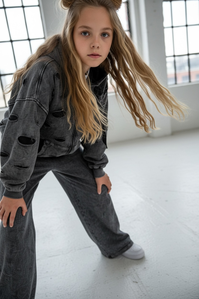 copy of Komplet dla dziewczynki Nelii bluza rozpinana i spodnie jasny szary